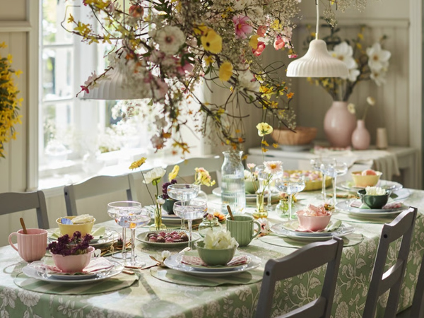 sping decorated table