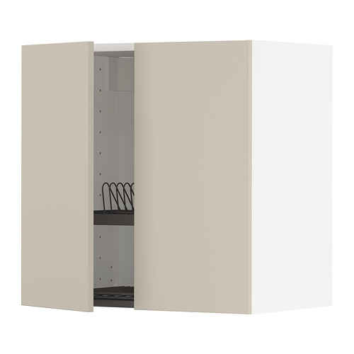 Mueble alto METOD beige con puerta abierta y escurridor de platos de acero.