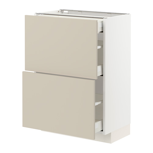 Un mueble de cocina METOD con frentes havstorp beige, con varios cajones y un diseño elegante y moderno.