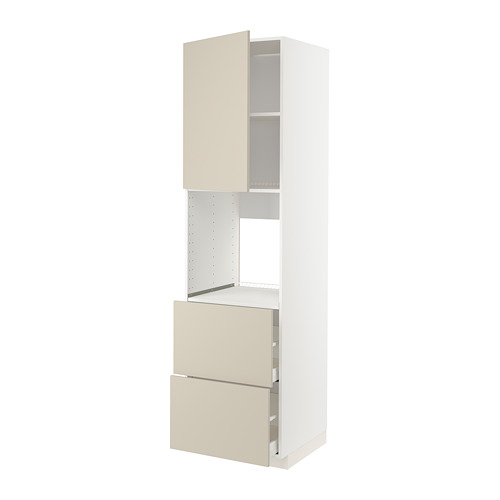 Mueble de cocina blanco y beige del sistema METOD, con cajones y estanterías.