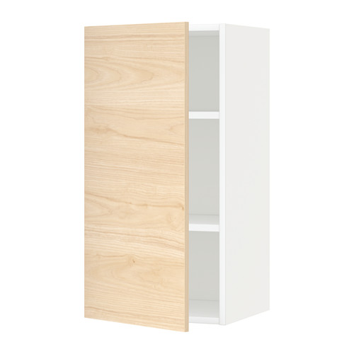 Mueble de cocina METOD con puerta estampada de fresno, blanco, estante ajustable individual.