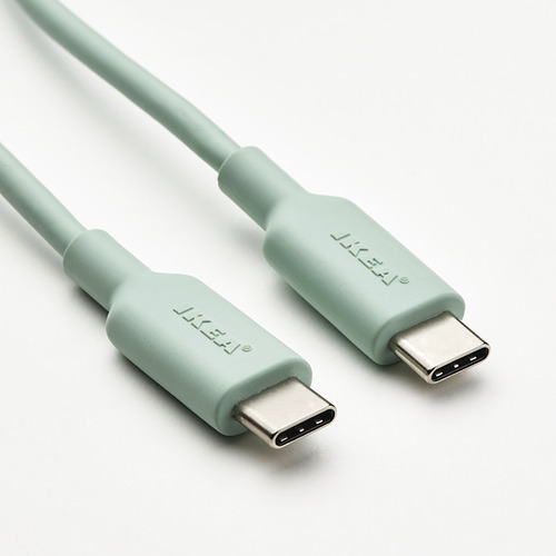 Dos cables usb-c verde menta expuestos uno al lado del otro, destacando su flexibilidad y calidad.
