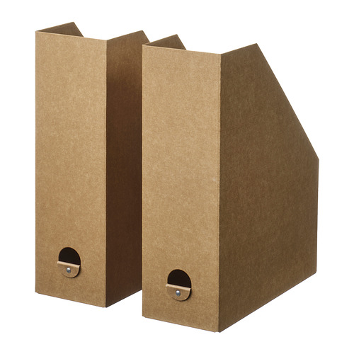 Dos archivadores beige para la organización del papel, cartón natural, forma vertical robusta.