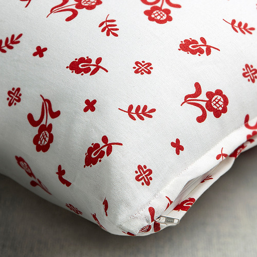 Funda de cojín blanca con estampados florales rojos, cremallera oculta, 50x50 cm.