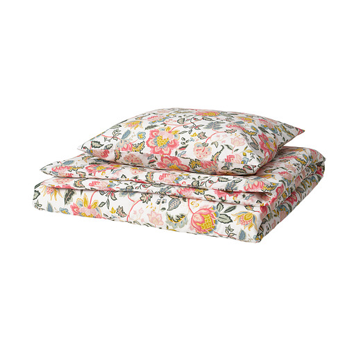 Ropa de cama floral rosa, poliéster reciclado y viscosa, flores suaves y vibrantes.
