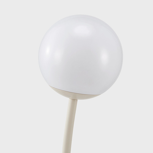 Gran lámpara led blanca, diseño elegante. Estilo moderno con pantalla lisa y redonda. Ensamblado con materiales y componentes de alta calidad.