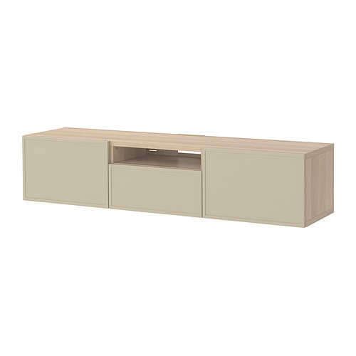 Mueble de TV de madera clara con 2 cajones, 2 puertas de armario y sección central abierta.