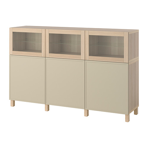 Aparador BESTÅ: tres secciones con puertas de vidrio en la parte superior, parte inferior beige, patas de roble.