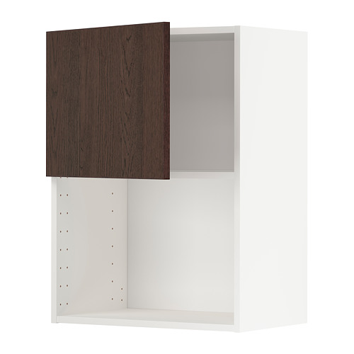 Un moderno mueble de cocina blanco con una puerta de madera marrón oscuro parcialmente abierta. El armario, estantes ajustables y un diseño elegante.