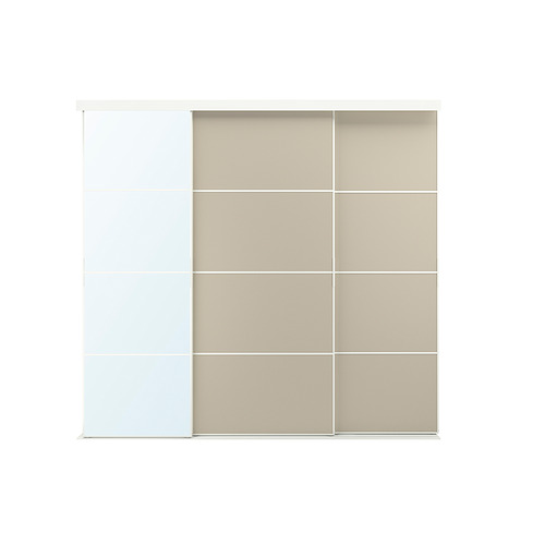 Una puerta corredera SKYTTA en color beige y blanco, con un diseño minimalista con una mezcla de paneles de vidrio y tableros de fibra.