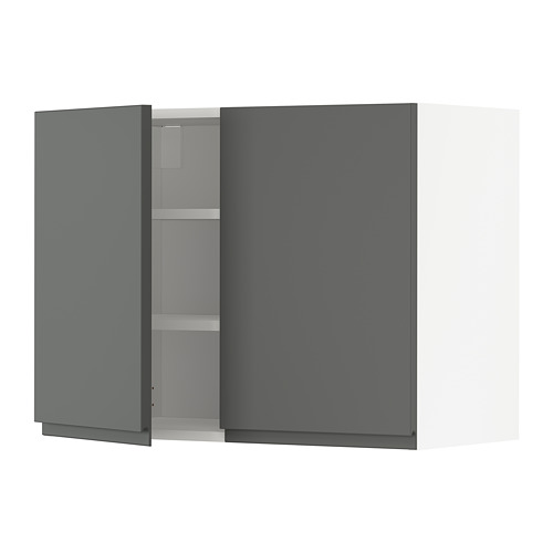 Moderno mueble de cocina gris con dos puertas, manijas elegantes y estantes ajustables.