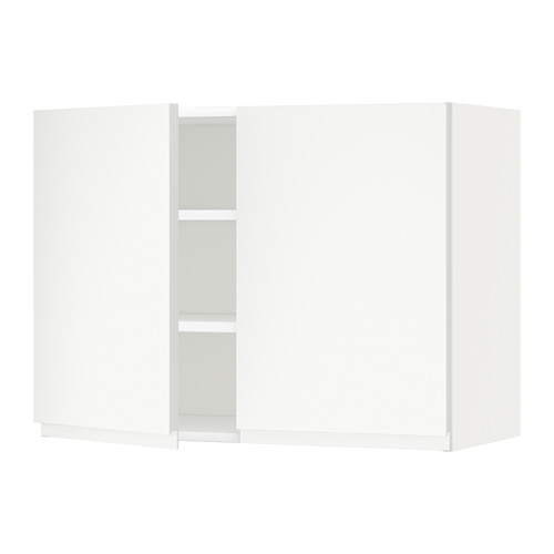 Mueble de cocina METOD en color blanco con diseño minimalista y estantes ajustables.