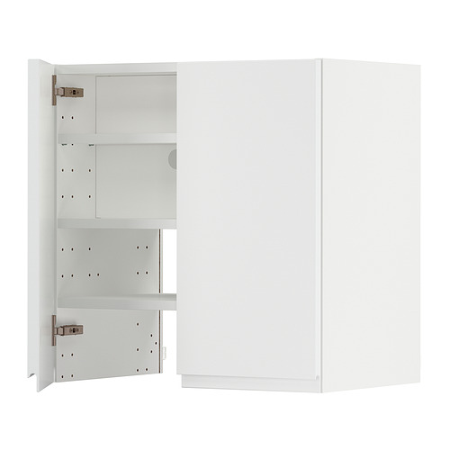 Un mueble de cocina METOD blanco de diseño moderno, con estantes ajustables y tiradores minimalistas.