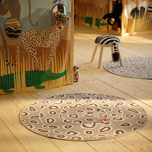 Alfombra grande SANDLÖPARE con patrón de piel de serpiente, centro de serpiente roja, juguetes para niños y carpa de juego.