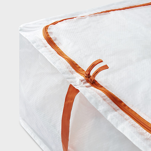 Estuche de almacenamiento plegable con cremallera fuerte, tela blanca y ribete naranja; duradero, respetuoso con el medio ambiente.