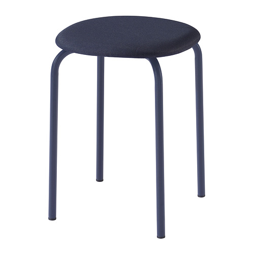 Taburete GULTARP azul con asiento redondo y acolchado sobre cuatro patas delgadas de metal. Diseño moderno y apilable.