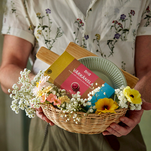 VÅRKÄNSLA, caja con pralinés de chocolate. 2 de 4 open dialog