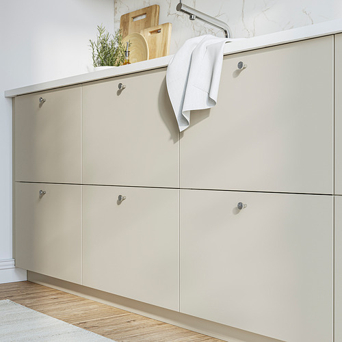 Armario HAVSTORP beige, líneas elegantes, tiradores lisos y redondos, toalla, artículos de madera, alto, gran almacenaje.