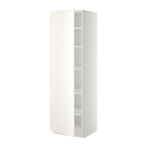 Un mueble de cocina METOD blanco con un diseño elegante con líneas suaves y estantes ajustables.