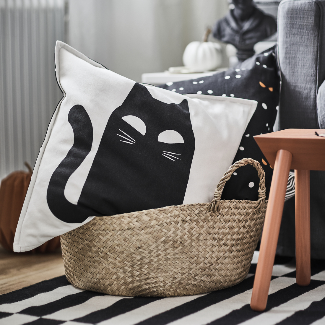KUSTFYR, cushion cover. 3 of 5 open dialog