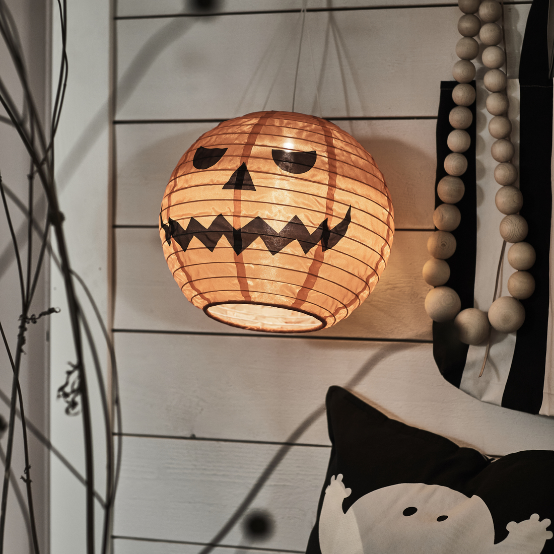 KUSTFYR, LED pendant lamp. 2 of 4 open dialog