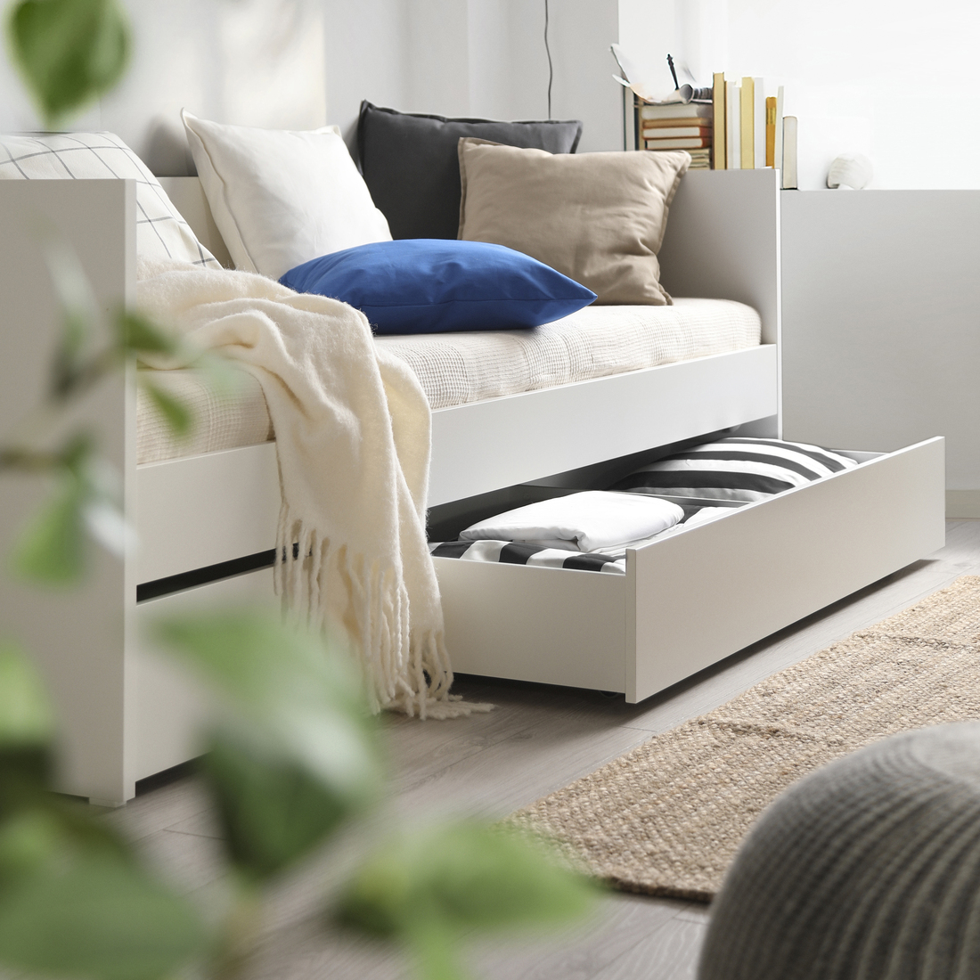 VIHALS, day-bed with storage and 1 mattress 7 of 12 open dialog