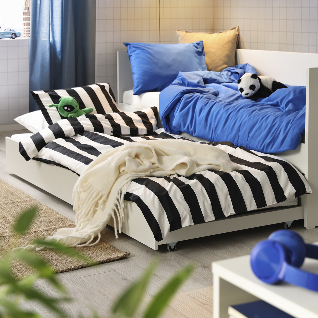 VIHALS, day-bed with trundle bed 4 of 10 open dialog