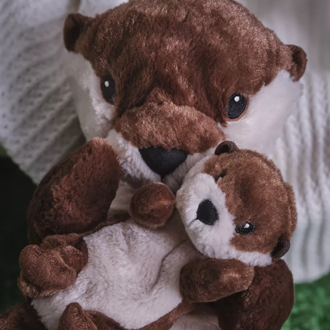 Peluche SKOGSDUVA nutria con cría