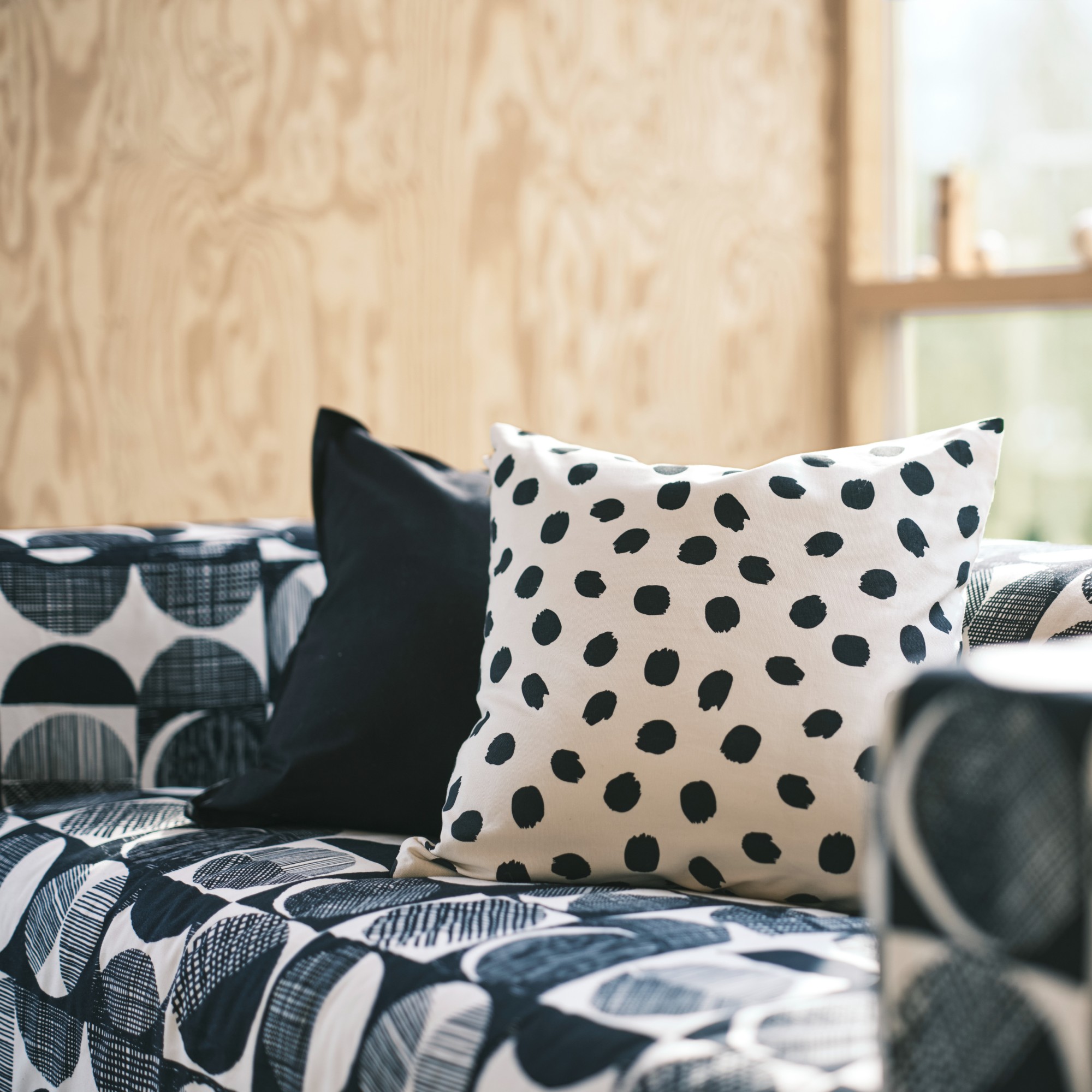 ODDNY, funda de cojín. 2 de 5 open dialog