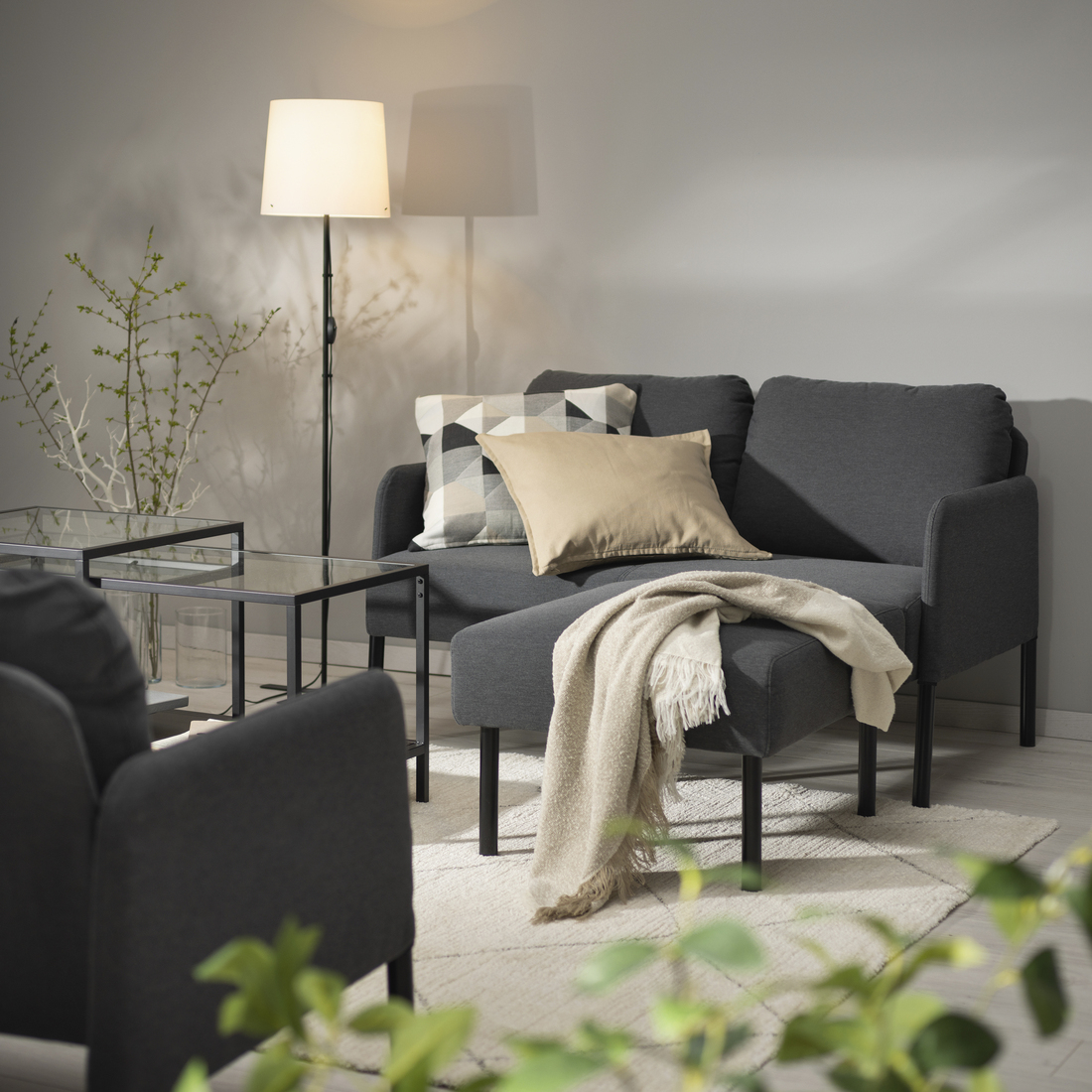 GLOSTAD, sofá 2 plazas con chaiselongue. 2 de 8 open dialog