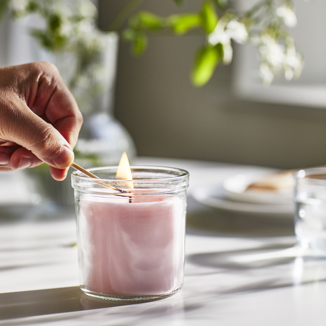 LUGNARE, scented candle in glass. 4 of 8 open dialog