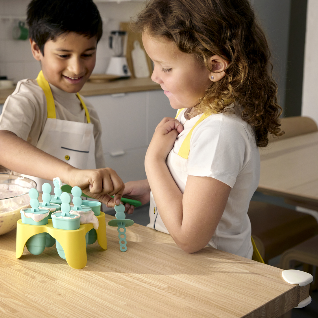 UNDVIKA, protector de esquina. 4 de 5 open dialog