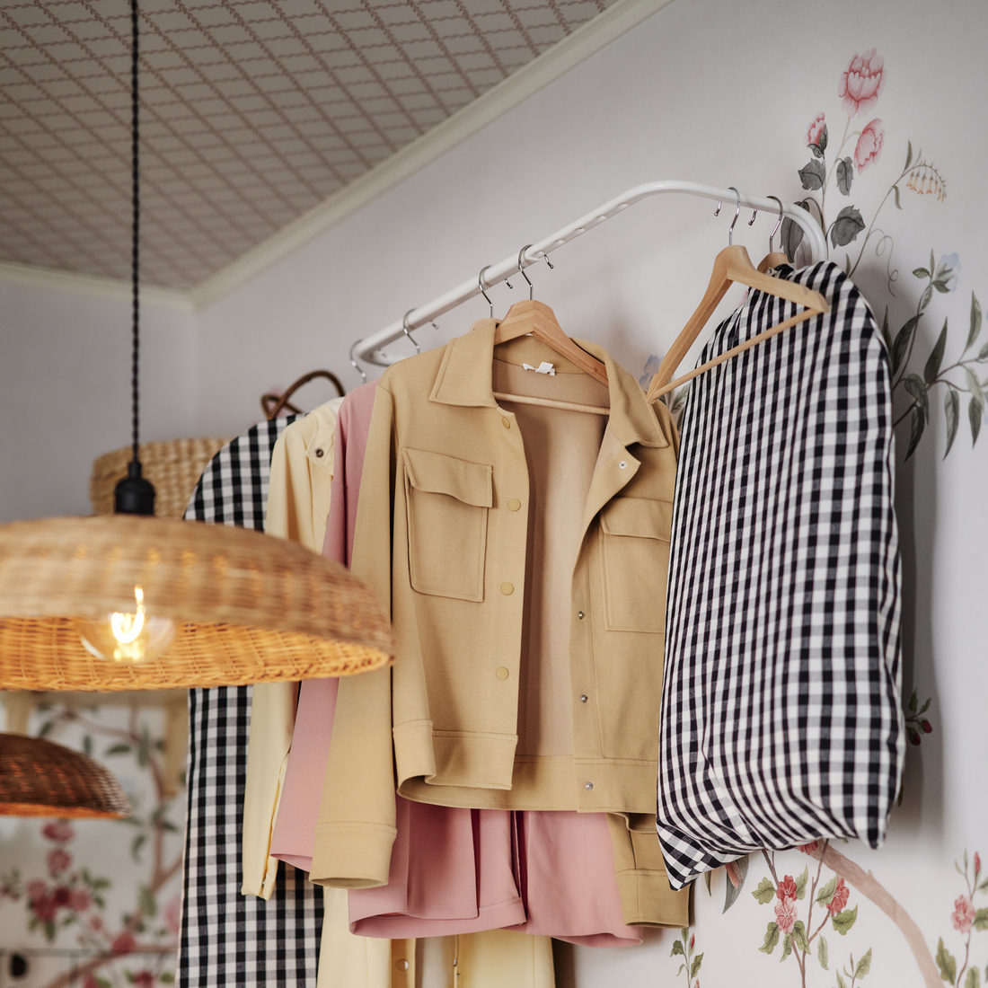 MULIG, barra para ropa. 5 de 6 open dialog