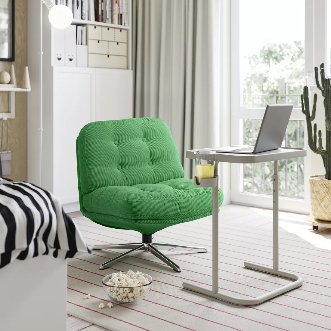 IKEA Mallorca - DYVLINGE swivel chair, Kelinge green