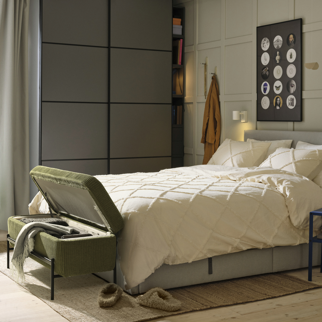 VALTORP, banco con almacenaje. 5 de 7 open dialog