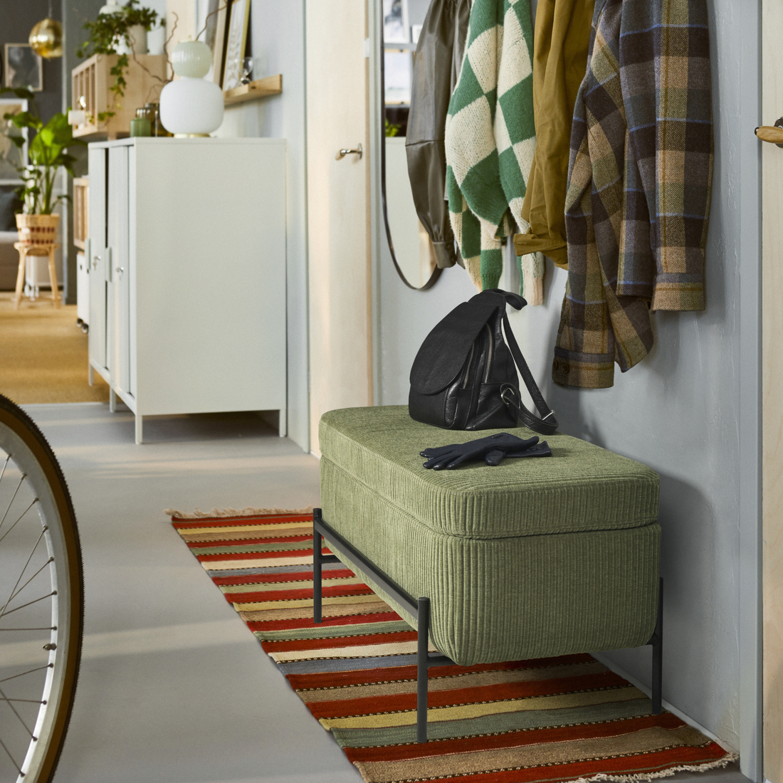 VALTORP, banco con almacenaje. 2 de 7 open dialog