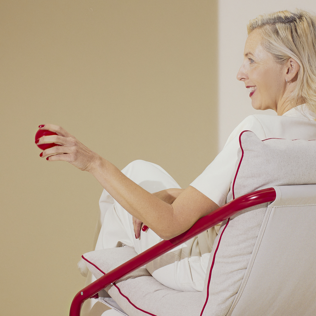 ÖNNESTAD, sillón. 3 de 6 open dialog