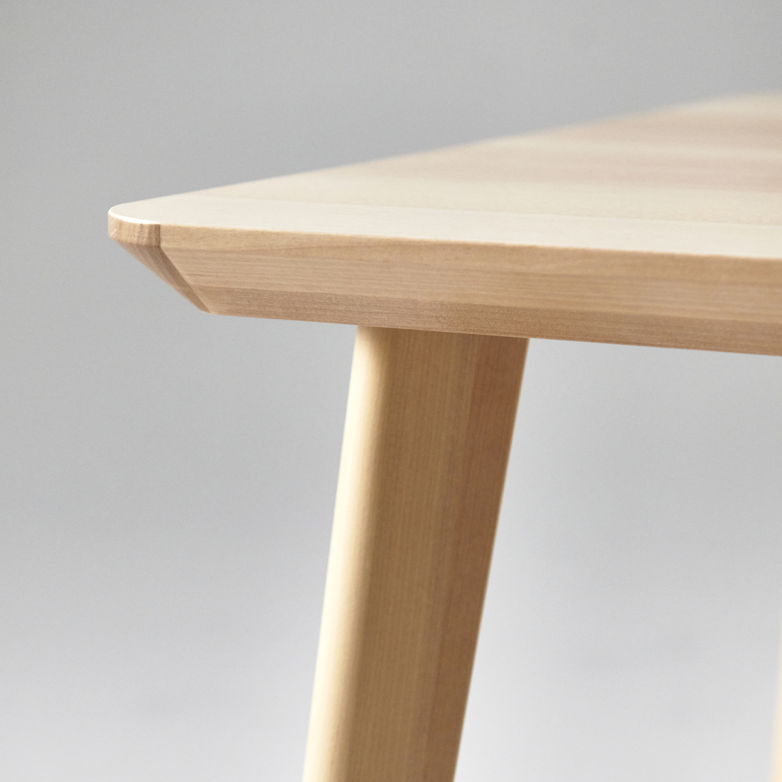 LISABO / HÖGVED, mesa de comedor y 4 sillas. 4 de 7 open dialog