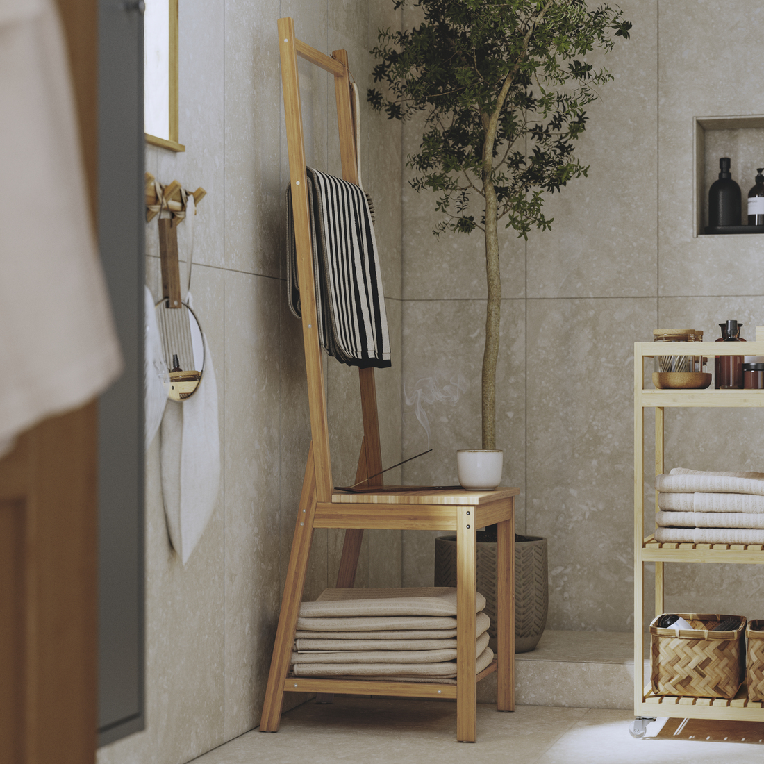 RÅGRUND, silla con toallero. 2 de 6 open dialog