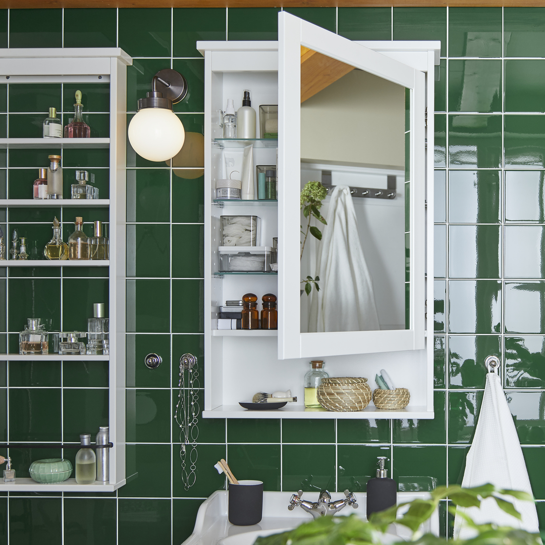 HEMNES, armario con espejo, 1 puerta. 2 de 4 open dialog