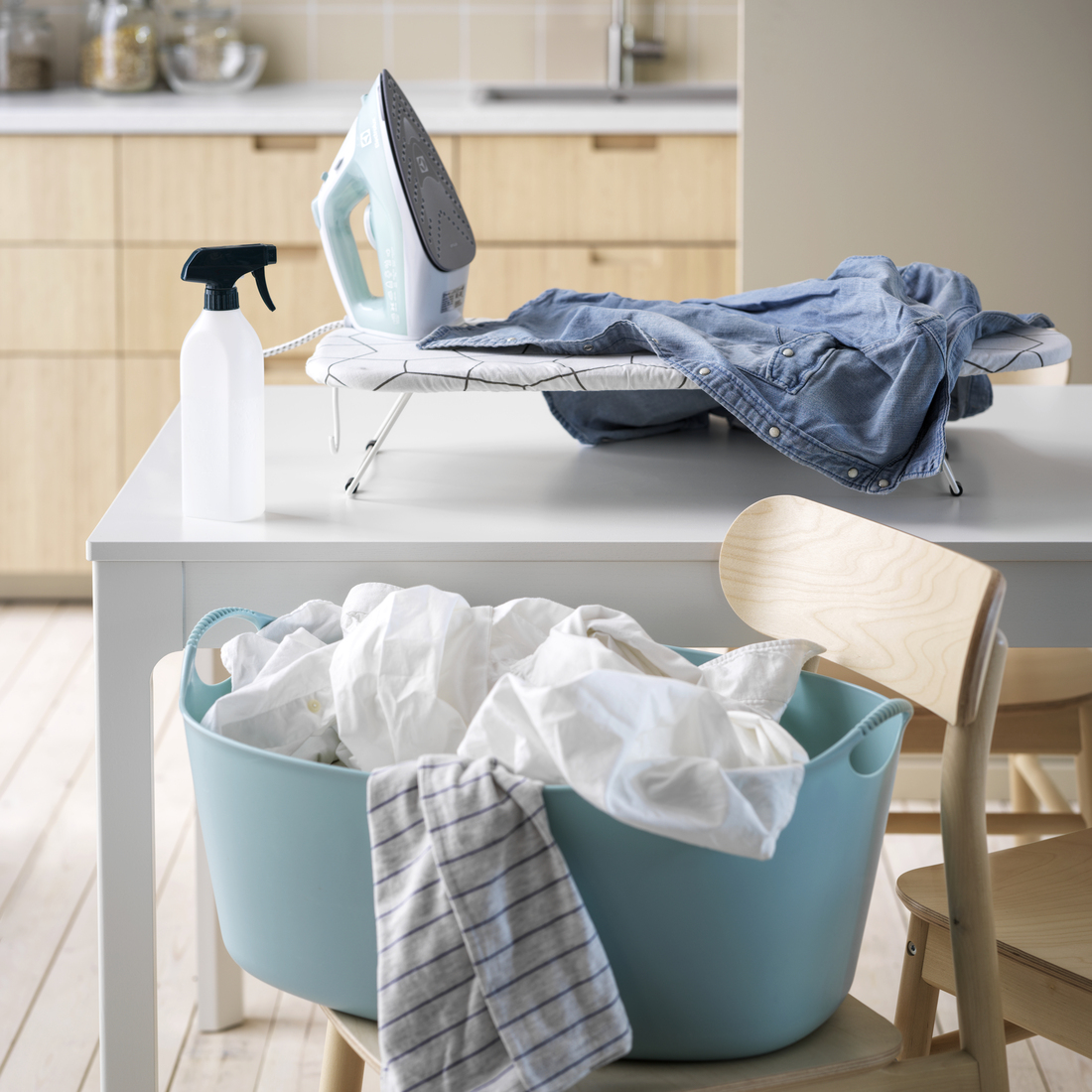 JÄLL, tabla de planchar, mesa. 2 de 4 open dialog