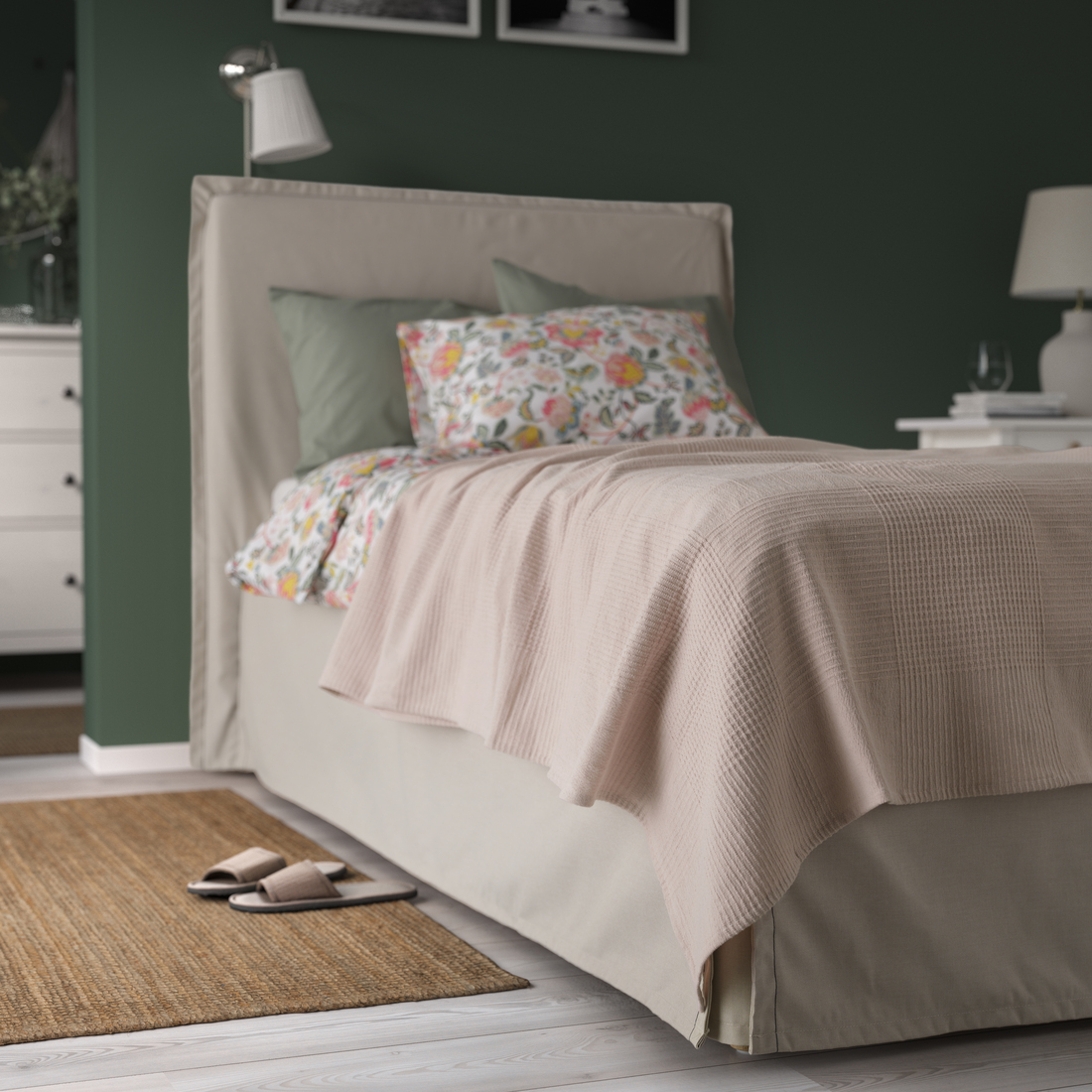 INDIRA, bedspread. 2 of 3 open dialog