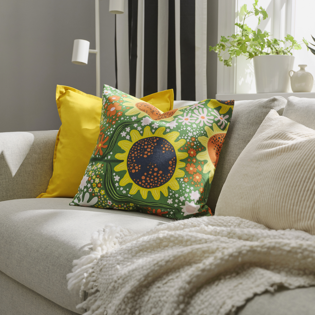 CAFEBITRÄDE, cushion cover. 2 of 3 open dialog