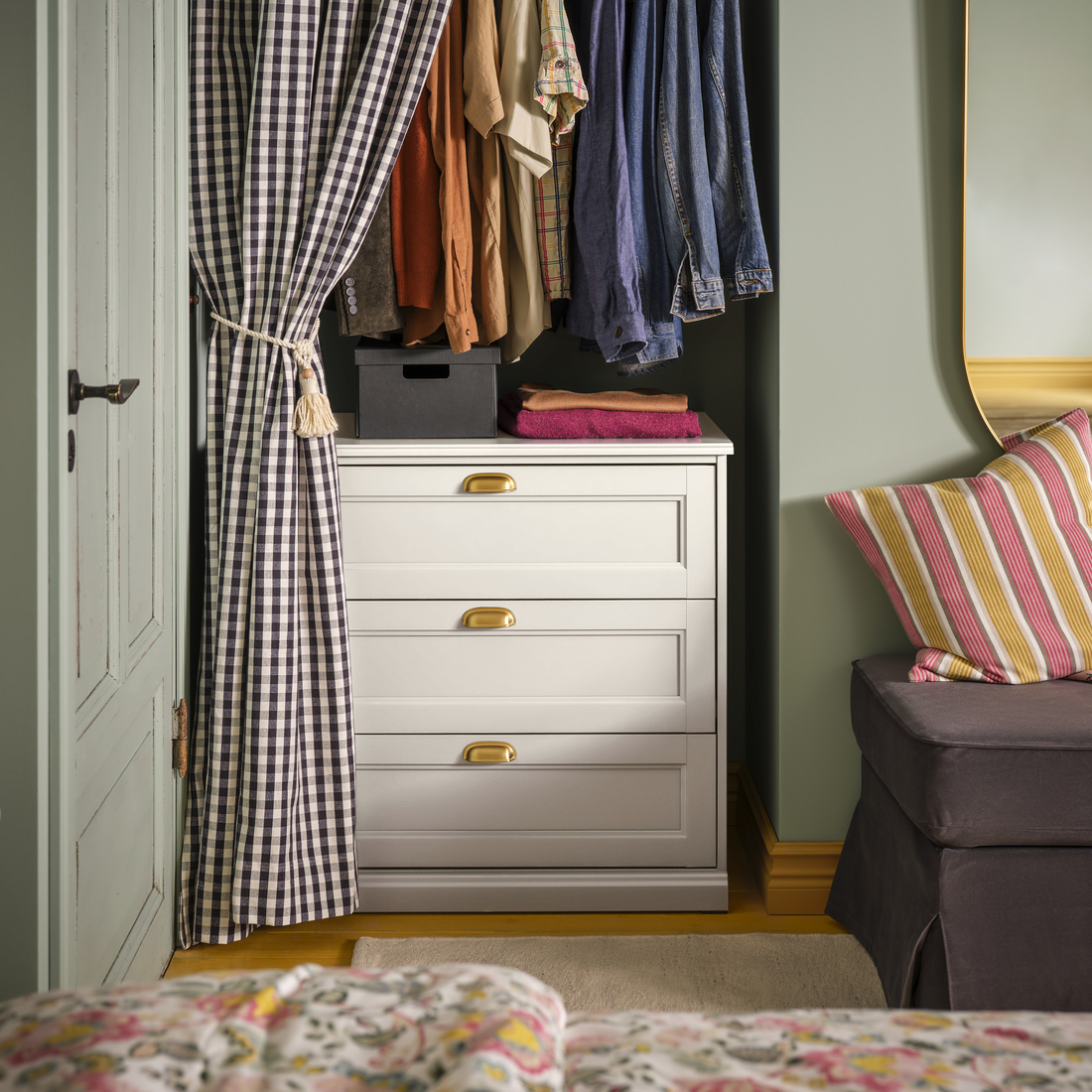 FÅGELFJÄLLET, 3-drawer dresser. 10 of 10 open dialog