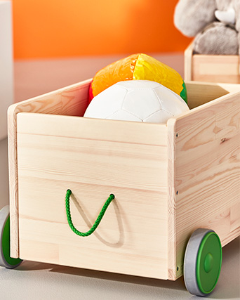 Toy box with wheels