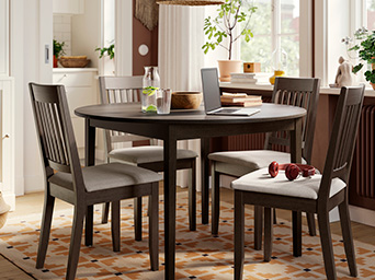 round table with chairs