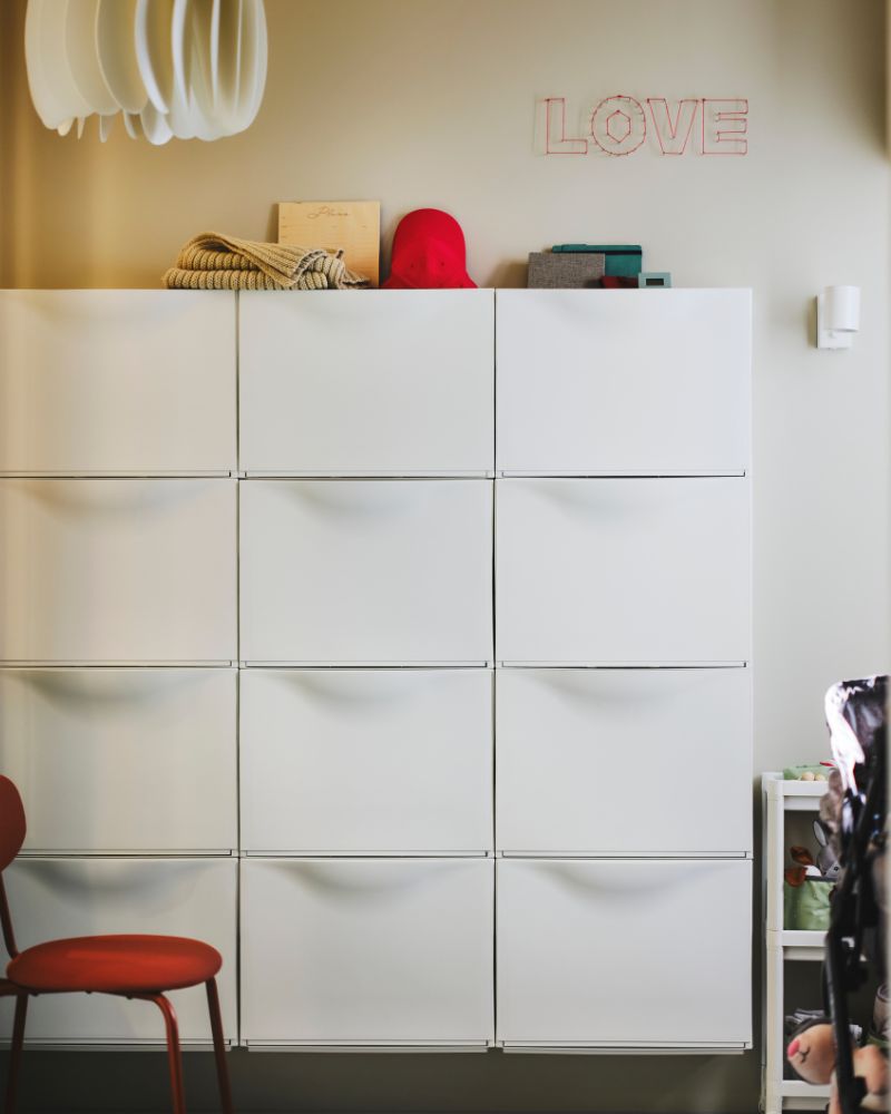 TRONES Shoe/storage cabinet 