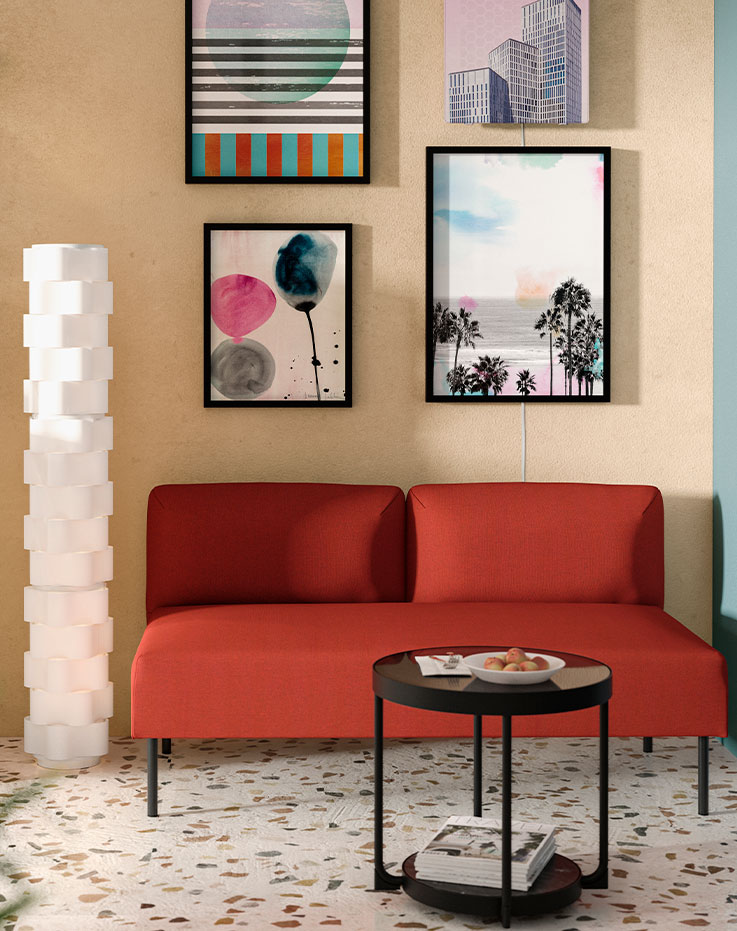 Light-colored cushion and furniture backrest .