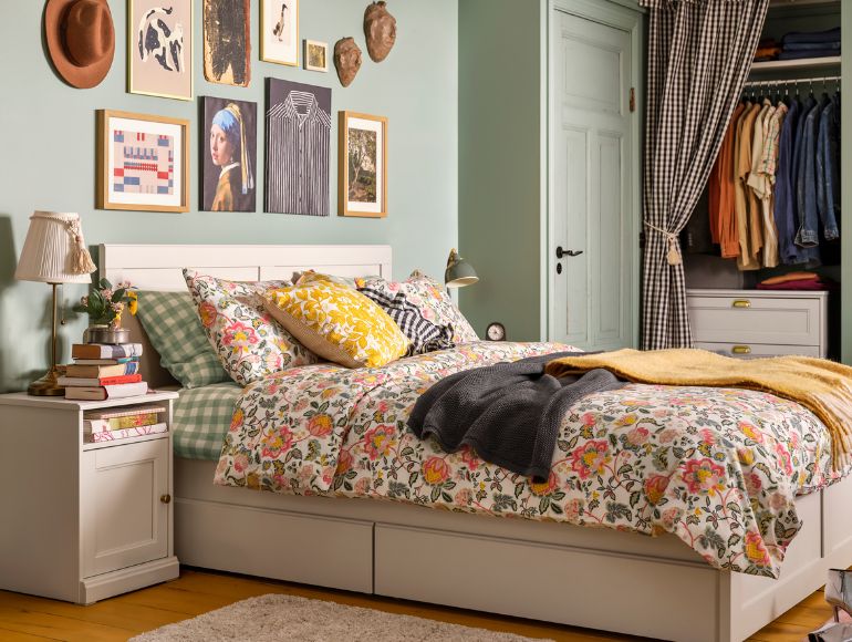 Un dormitorio divertido y creativo donde conviven detalles únicos